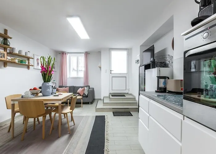 S31 - Room 22 Apartment Bergmannstrasse Front